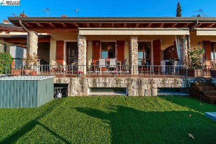 Foto Villa bifamiliare in via Monte Baldo, San Zeno di Montagna San Zeno