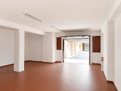 Foto Garage a Prato Mezzana di 36 m² con 1 locali in affitto