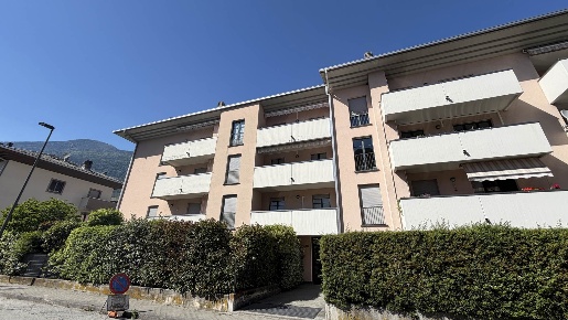 Foto Appartamento in Via Don Luigi Guanella, Sondrio Centro di 90 m²