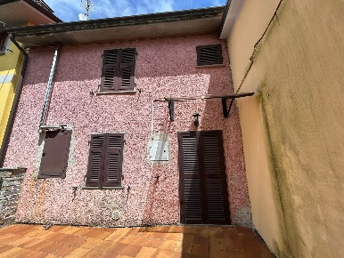 Foto Case semi ndipendenti a Podenzana di 76 m² con 5 locali in vendita