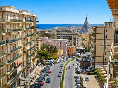Foto Appartamento in VIALE SANTA PANAGIA 31, Siracusa di 182 m² in vendita