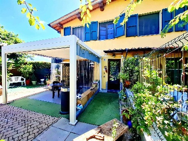 Foto Casa indipendente a Lastra a Signa Centro di 60 m² con 3 locali