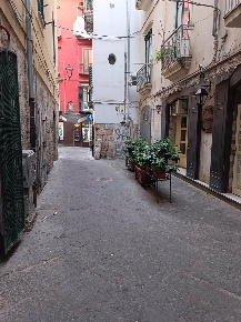 Foto Magazzino in via arechi  1, Salerno Centro Storico - Teatro Verdi
