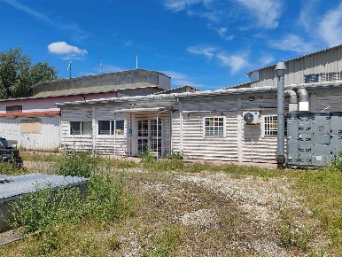 Foto Laboratorio a Roma Settebagni di 325 m² con 6 locali in vendita
