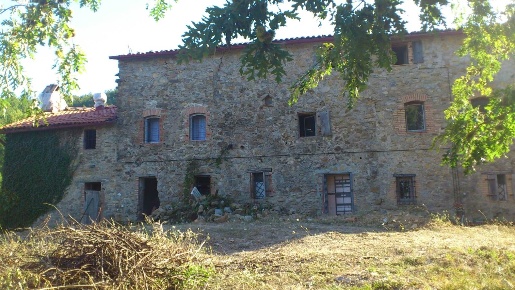 Foto Rustico a Siena Ciciano di 350 m² con 10 locali in vendita