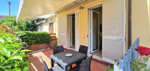 Foto Appartamento a Viareggio Lido di Camaiore di 85 m² con 6 locali