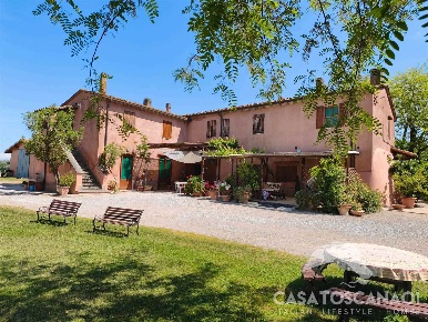 Foto Rustico a Grosseto Stazione - Via Roma di 394 m² con 14 locali