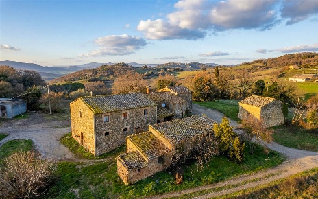 Foto Cessione attività a Radicondoli Centro di 1500 m² con 30 locali