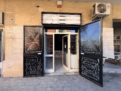 Foto Negozio in Via Murelle 119, Angri Centro di 27 m² con 1 locali