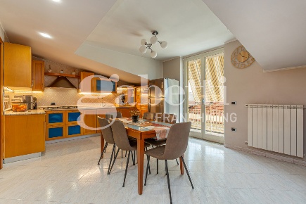 Foto Attico in Via Carmelo Pezzullo 46, Frattamaggiore di 75 m² in vendita
