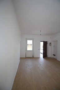 Foto Appartamento in Via Santini 11, Parabiago Centro di 67 m² con 2 locali