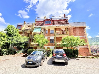 Foto Attico in Via Latina 104, Colleferro Centro di 230 m² con 7 locali