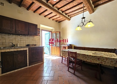Foto Casa indipendente a Lastra a Signa di 260 m² in vendita