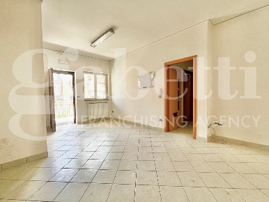 Foto Ufficio in sesto Francesco Durante, Frattamaggiore di 75 m² in affitto