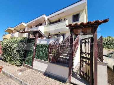 Foto Appartamento in Via DEI CERASETI 54/C, Marino di 95 m² con 3 locali