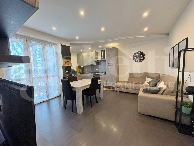 Foto Appartamento in Gozzano, Bra Centro di 85 m² con 3 locali in vendita