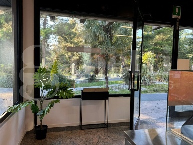 Foto Negozio in Via Largo Parolini 100, Bassano del Grappa Centro di 200 m²