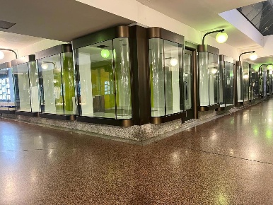 Foto Negozio in Via F.lli Cairoli snc, Lecco Centro di 50 m² con 1 locali