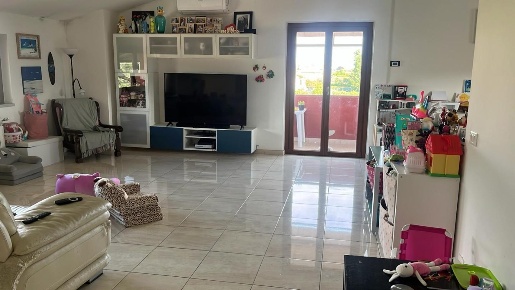 Foto Appartamento a Luni Casano Dogana Isola di 170 m² con 7 locali