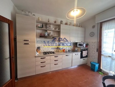Foto Appartamento a Cascina Centro di 110 m² con 5 locali in vendita