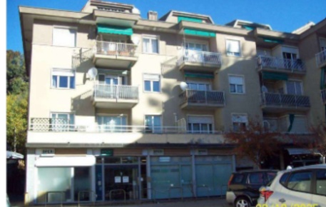 Foto Appartamento a Cittiglio Centro di 105 m² con 5 locali in vendita