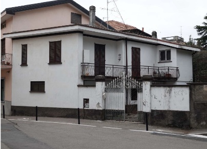 Foto Appartamento a Caronno Varesino di 120 m² con 5 locali in vendita