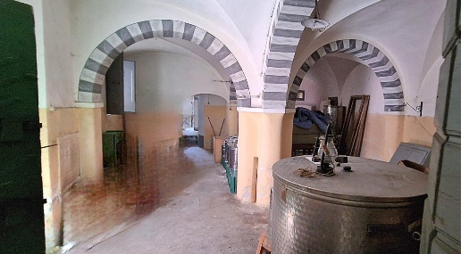 Foto Rustico a Calci Centro di 370 m² con 14 locali in vendita