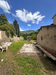 Foto Casa indipendente a Vicopisano Centro di 90 m² con 4 locali in vendita