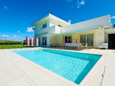 Foto Villa unifamiliare a Pietrasanta di 163 m² con 6 locali in vendita