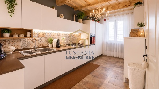 Foto Appartamento a Colle di Val d'Elsa Colle Bassa, Via Gramsci di 110 m²