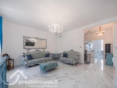 Foto Casa indipendente a Viareggio Lungomare di 326 m² con 16 locali