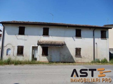 Foto Villa unifamiliare in via Marangona, Loria Loria Bessica di 179 m²