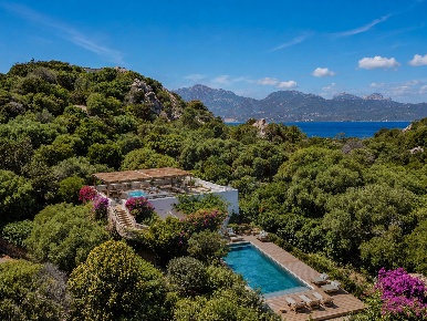 Foto Villa unifamiliare in Via Arnica snc, Olbia Sottomarina di 250 m²