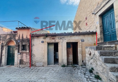 Foto Casa indipendente in Via Vittorio Emanuele III 98, Monterosso Almo