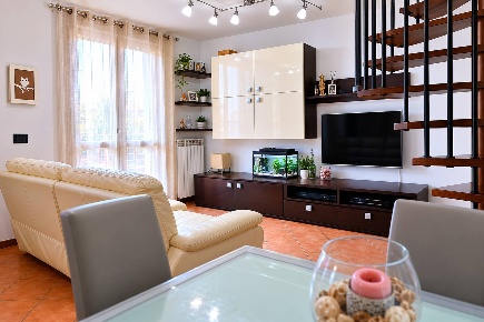Foto Appartamento a Lucca Tempagnano - Picciorana di 90 m² con 3 locali