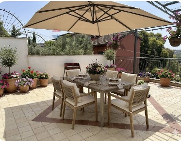 Foto Villa unifamiliare in Via Cassia 701, Roma Tomba di Nerone di 300 m²