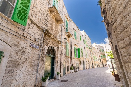 Foto Appartamento in Via Amente 32, Molfetta di 280 m² con 6 locali