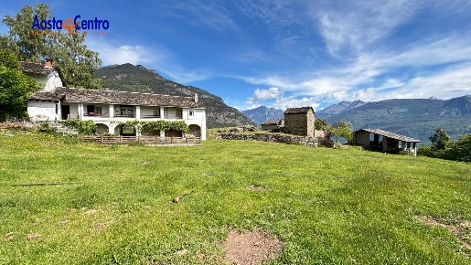 Foto Casa indipendente in Domanie de Chantery, Issogne di 275 m² in vendita