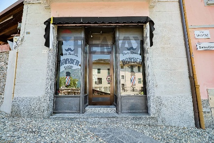 Foto Locale commerciale in Via Sabotino 2, Cunardo Centro di 30 m²