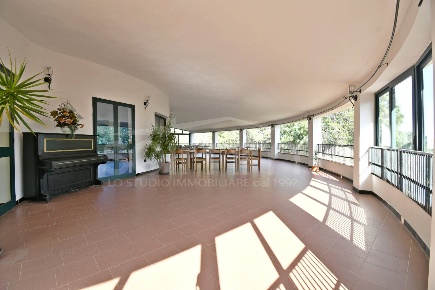 Foto Agriturismo a Sarroch di 320 m² con 2 locali in vendita