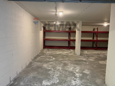 Foto Posti auto in Via Ninfea 18, Iseo Centro di 61 m² con 1 locali
