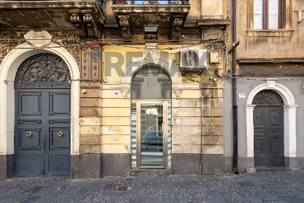 Foto Locale commerciale in via Etnea 455, Catania Borgo di 55 m² in affitto