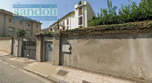 Foto Posti auto in Viale Garibaldi, Vercelli Centro di 27 m² con 1 locali