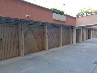 Foto Posti auto in Via Beppe Orlandi, Livorno di 15 m² con 1 locali