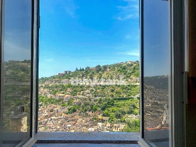 Foto Casa indipendente in Viale Regina Margherita, Modica Modica Alta