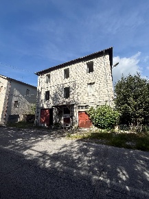 Foto Case semi ndipendenti a Acquasanta Terme Ponte D'Arli di 329 m²
