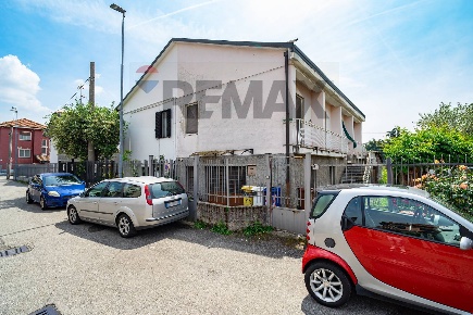 Foto Case semi ndipendenti in via Petrarca 94, Rho San Carlo - San Paolo