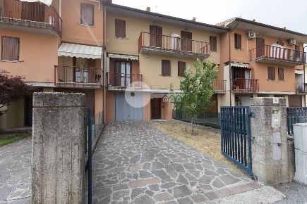 Foto Villa a schiera in via salvo d'acquisto 9, Bagnolo Mella Centro