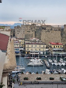 Foto Appartamento in via santa lucia 143, Napoli Santa Lucia di 94 m²