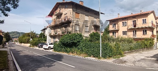 Foto Appartamento in Via 25 Aprile snc, Gualdo Tadino Centro di 390 m²